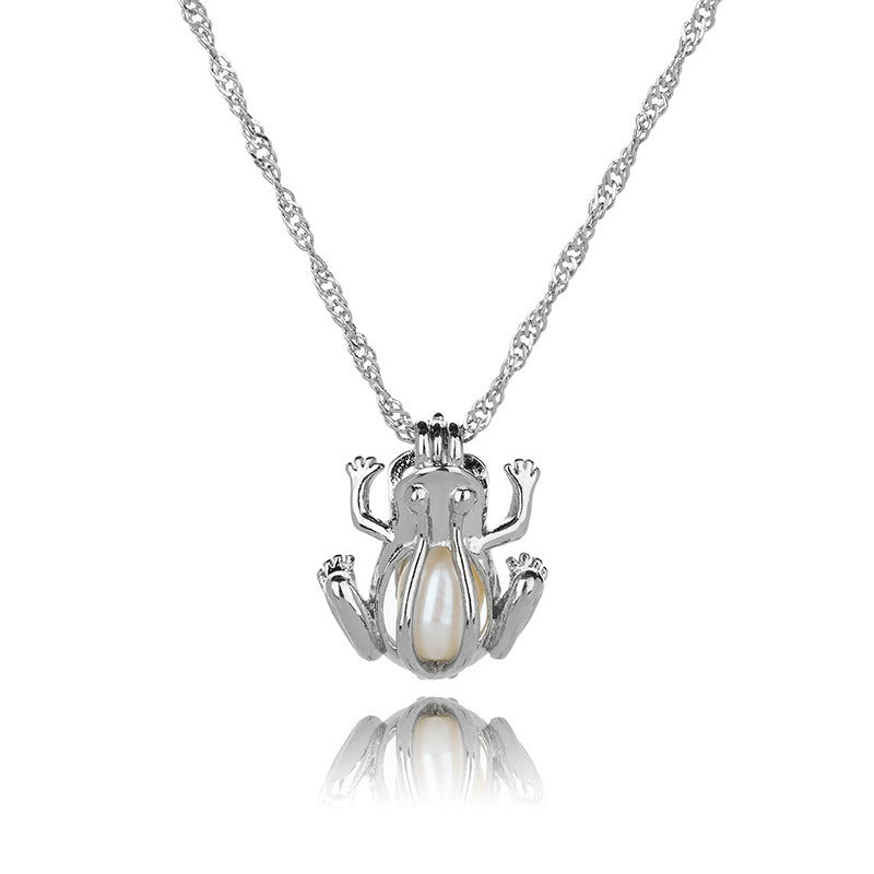 Creative hollowed oysters Pearl series necklace, natural freshwater pearl clavicle chain accessories manufacturer wholesale